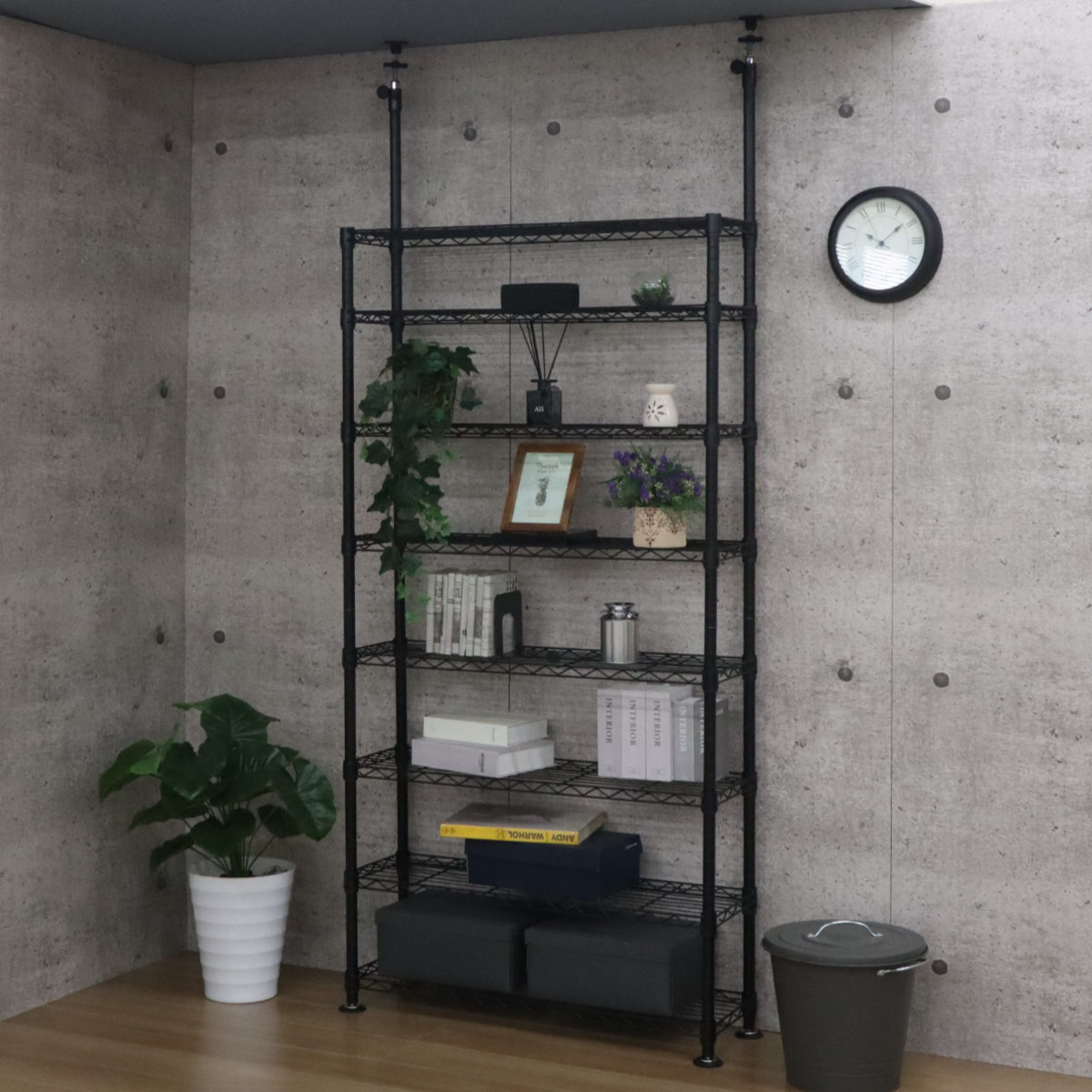 突っ張り スチールラック 幅93cm 8段 高耐荷重 簡単組立 （ つっぱり棚 ラック スリム 棚 メタル 収納棚 壁面収納 黒 ）