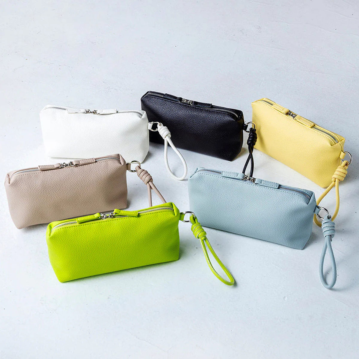 ポーチ UMBER クラッチポーチ ストラップ付き （ クラッチバッグ マルチポーチ 小物入れ コスメポーチ 鞄 レザー調 レディース メンズ おしゃれ ）