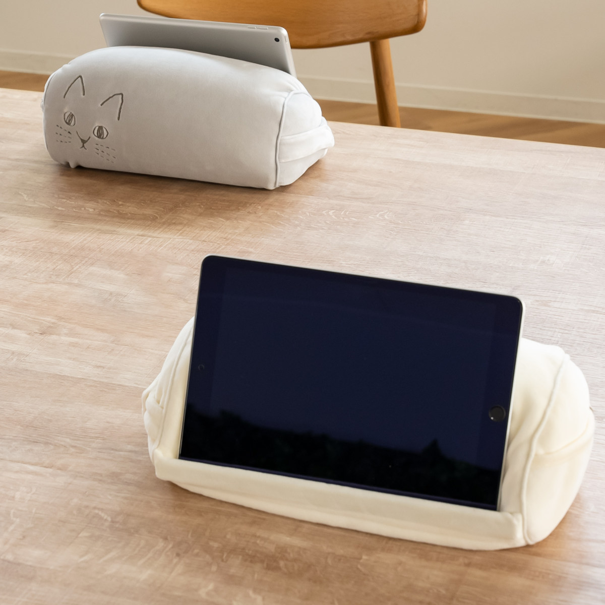 クッション にゃふにゃふ ネコ タブレットスタンド兼クッション