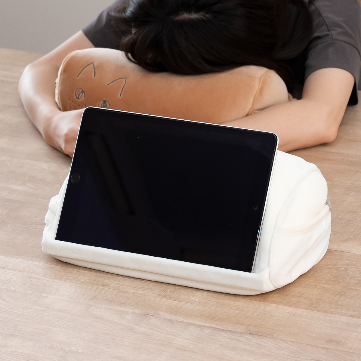 クッション にゃふにゃふ ネコ タブレットスタンド兼クッション