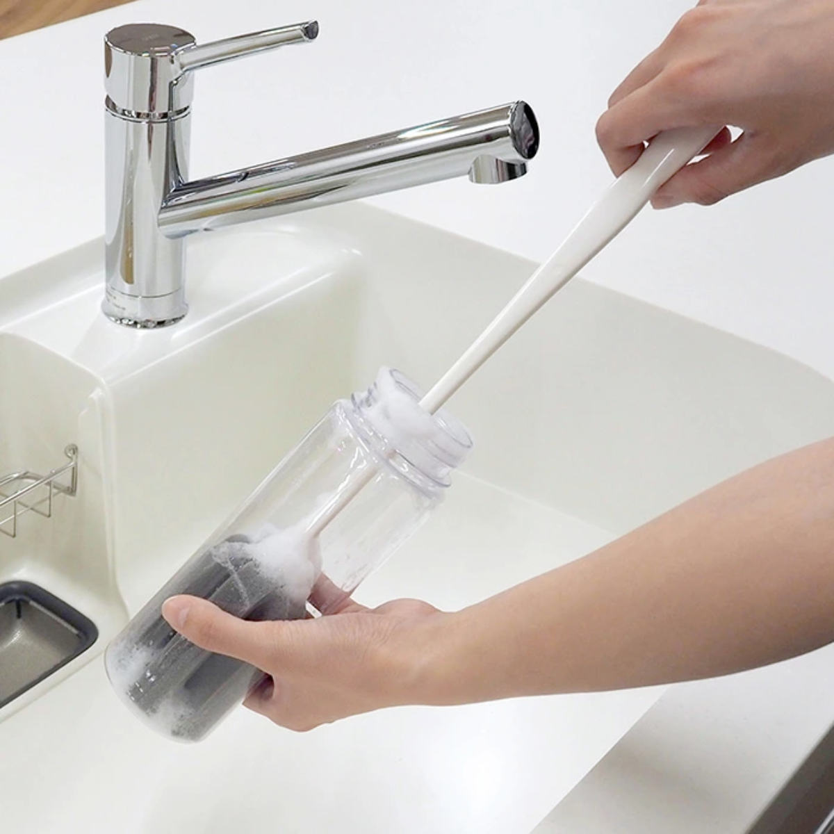 ボトル洗い Ag＋抗菌キッチンボトルクリーナー （ 抗菌 日本製 スポンジ 柄付きスポンジ 柄付きブラシ 水筒スポンジ 水筒洗い ） | 東和産業