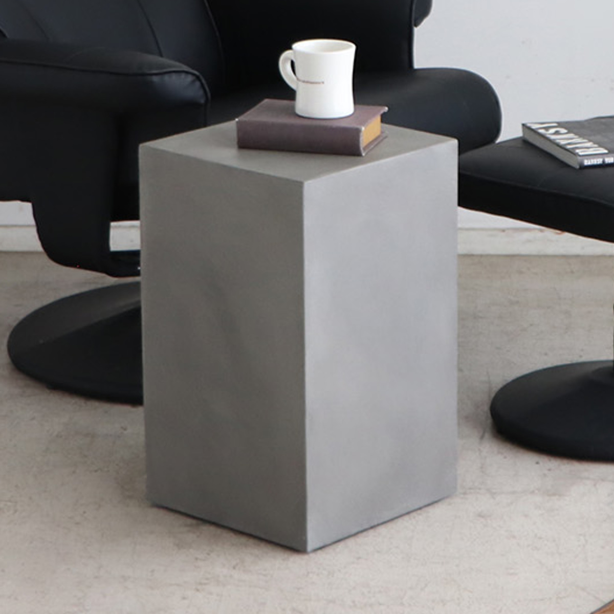 東馬（Tohma） サイドテーブル ディスプレイブロック 高さ50.5cm UP