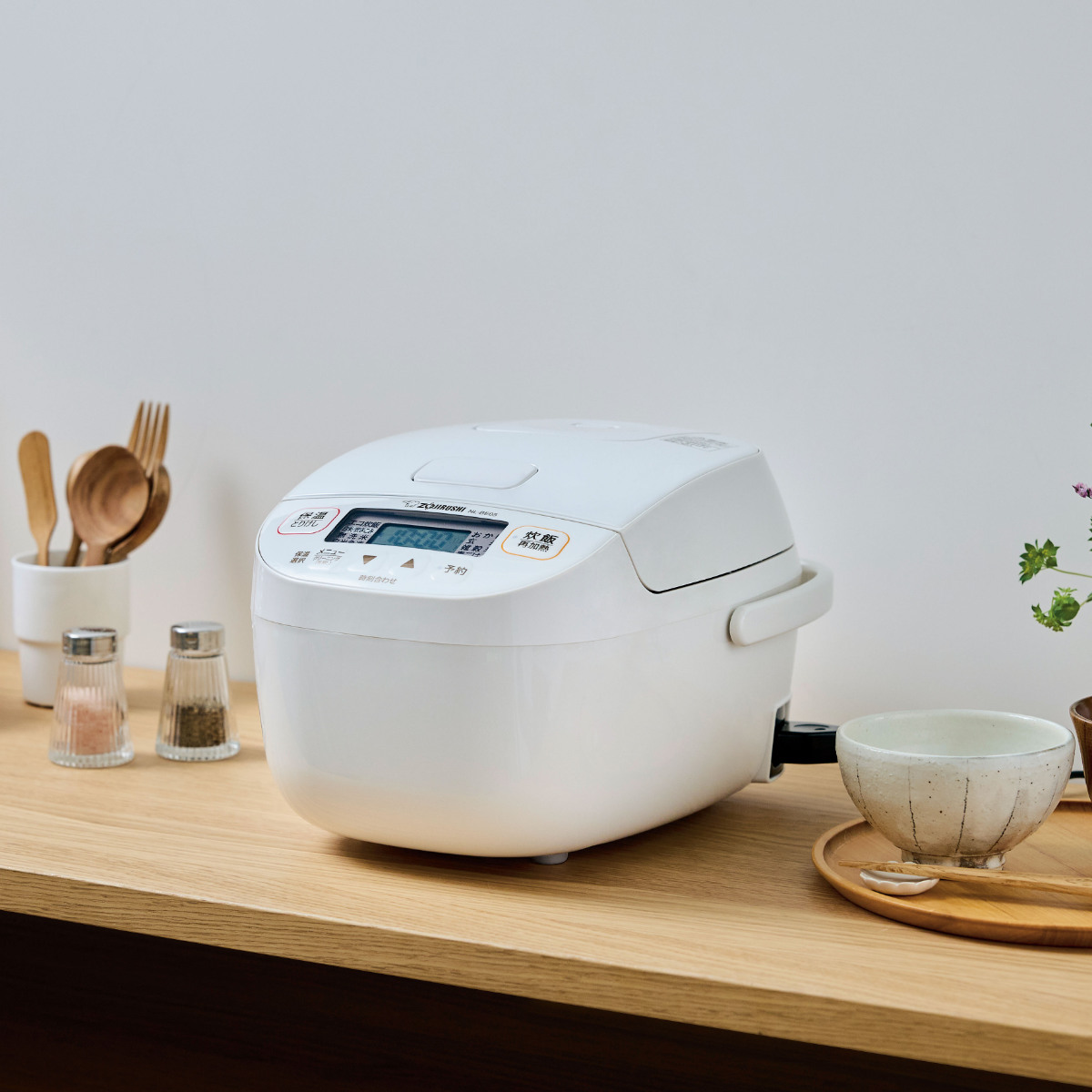ZOJIRUSHI マイコン炊飯ジャー　極め炊き　3合 極め炊き 象印 マイコン炊飯器 3合炊き 黒厚釜 小容量マイコン炊飯