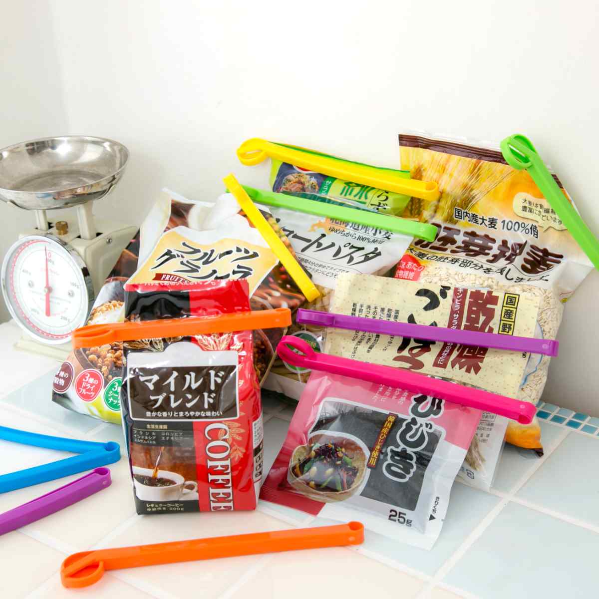 キッチンクリップ ロングクリップピッタ 12本入 （ 食品クリップ カラフル おしゃれ かわいい 食品 保存 日本製 保存袋 袋留め ）