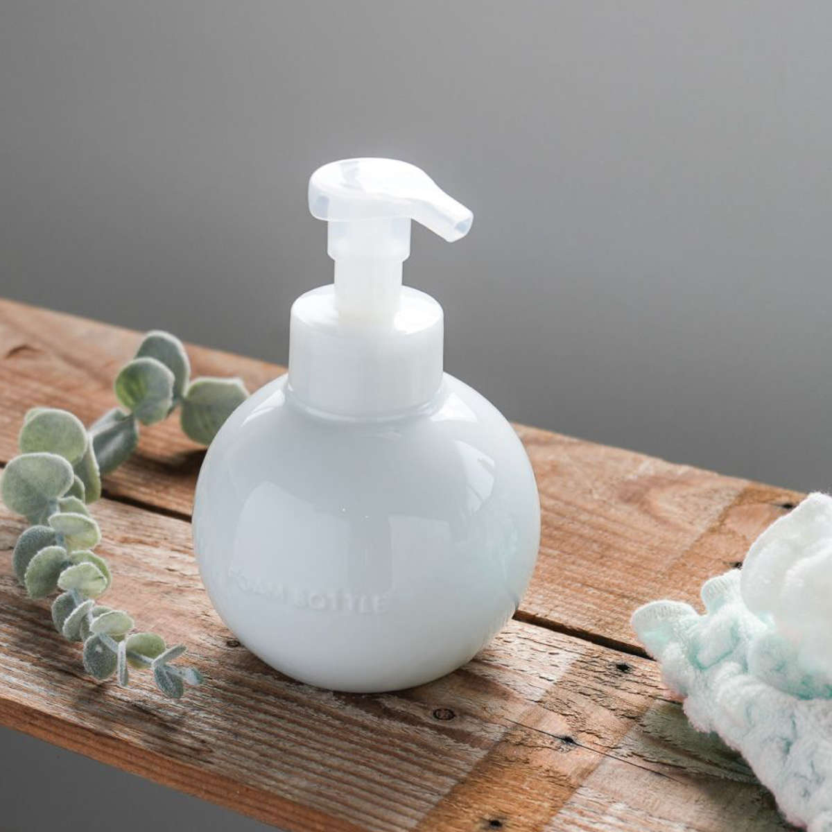 POLA900mlボトルセット＋フォームソープボトル＋専用トレイ Globe】グローブフォームボトル 450ml 泡タイプ 液体石けん専用 白磁器