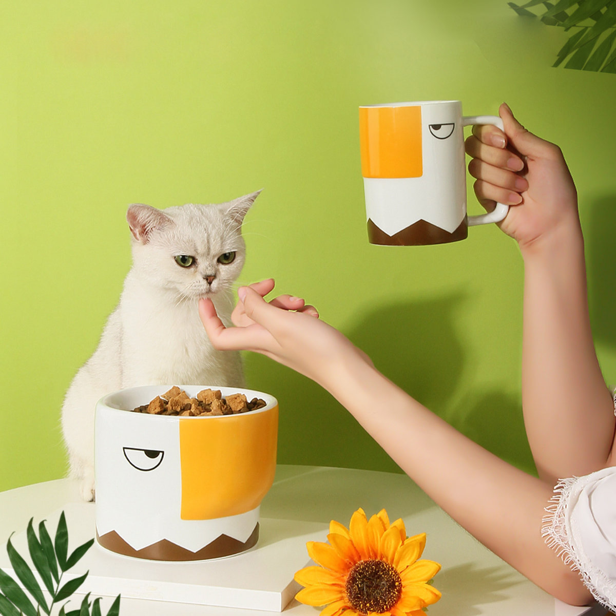 フードボウル ミホーク二姉妹ボウル 犬 猫 2個入り （ 食器セット ペットボウル 脚付き コップ 犬用 猫用 ペット用 餌皿 エサ皿 食べやすい ）