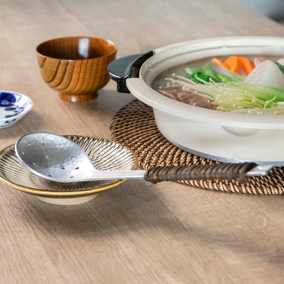 工房アイザワ アルミニウム アケビ巻穴明お玉 大 （ aizawa 穴あきお玉