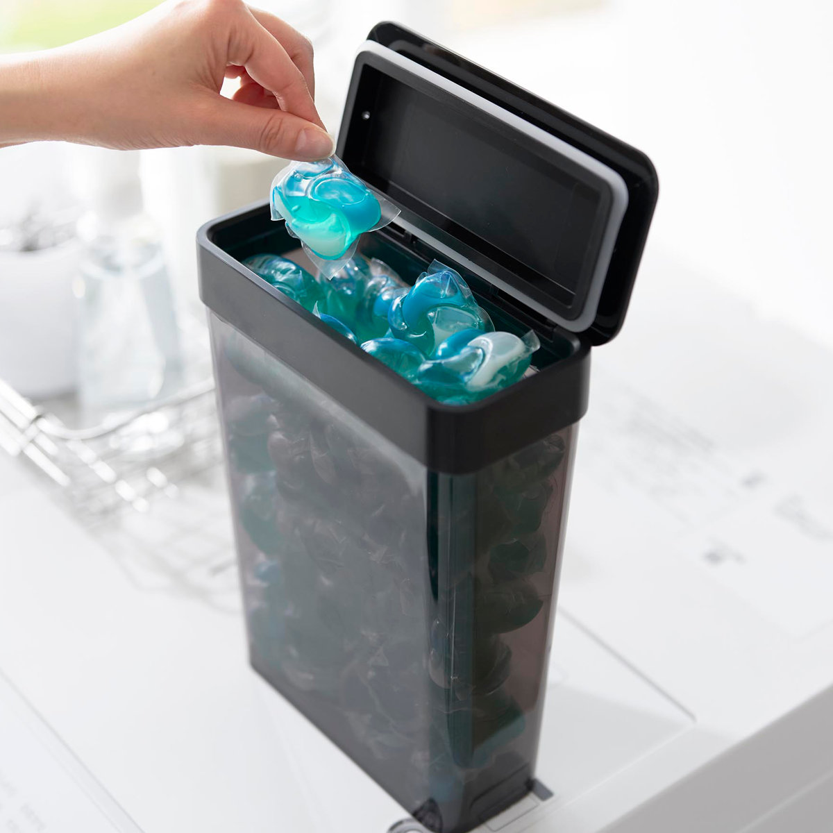 山崎実業 tower においが漏れにくいパッキン付き洗濯洗剤ボール収納ケース タワー 大容量 （ 4903208103893 タワーシリーズ ケース ふた付き 洗濯洗剤ボール ）