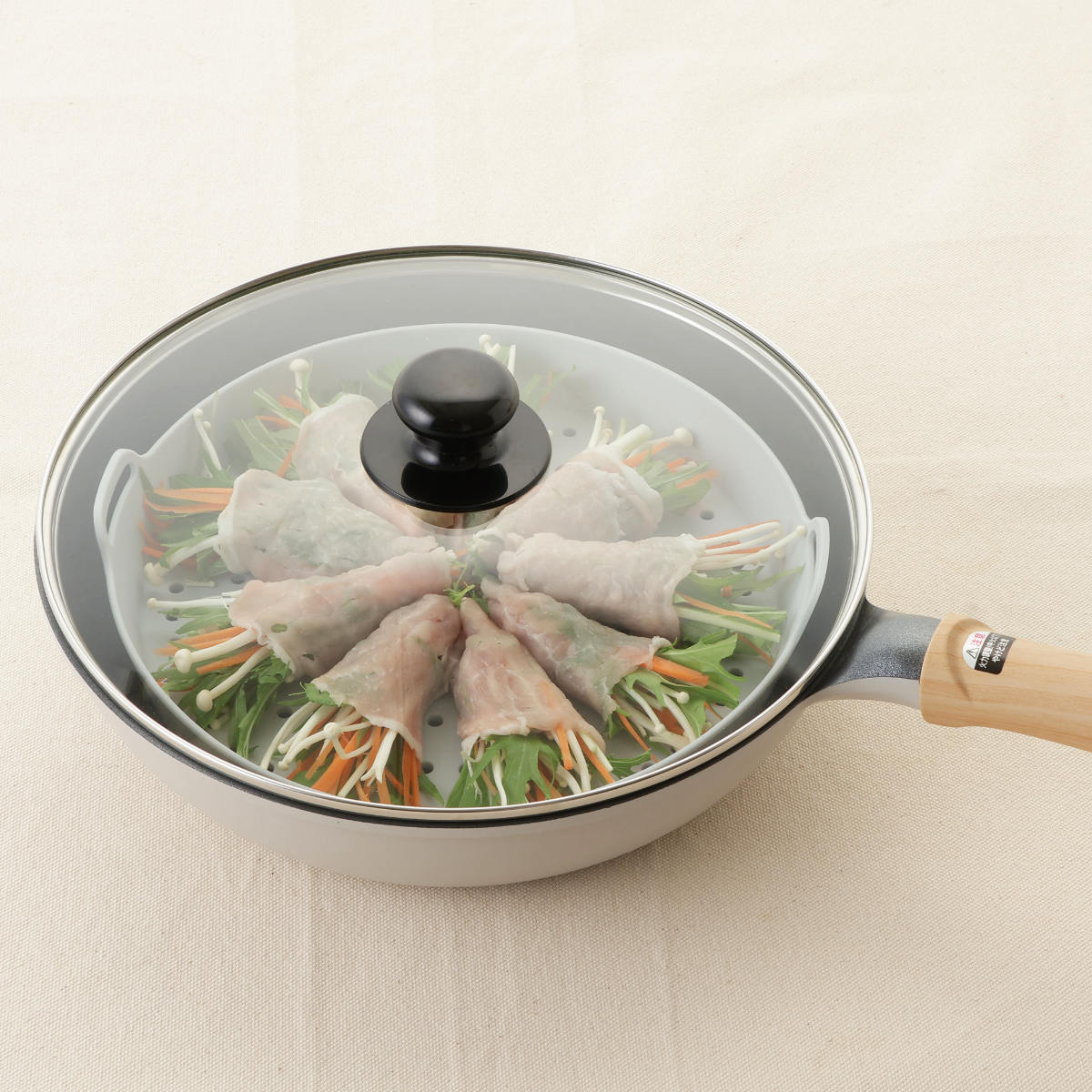魚料理用保温鍋皿2枚　新品未使用　清蒸などに イシガキ 蒸し皿 お手軽シリコン蒸し皿26cm以上用 デリッシュライフ