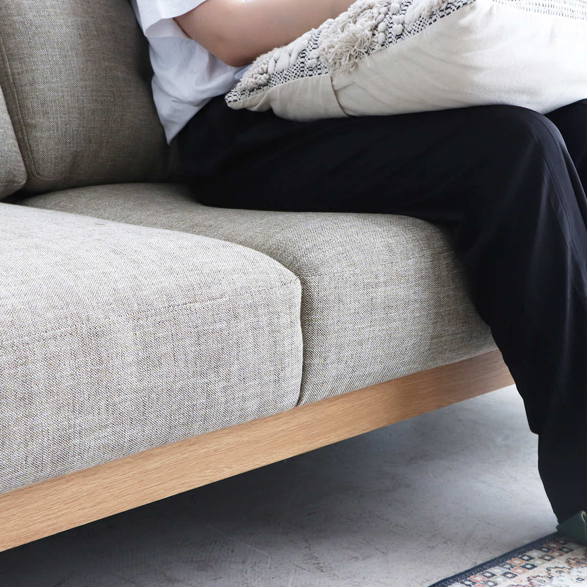 ソファ 幅182cm 2.5人掛け 北欧風 ハウタ （ リビングソファ sofa 木製 天然木 座面広い サポートクッション付き 肘掛け 完成品 スチール脚 ）_3