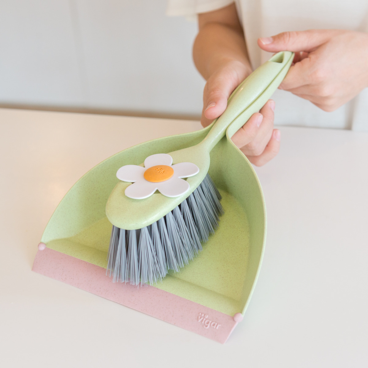 ほうき ちりとり Vigar フローガニック ハンディセット （ ヴィガール 掃除 ホウキ コンパクト かわいい 箒 ミニほうき 卓上 ）
