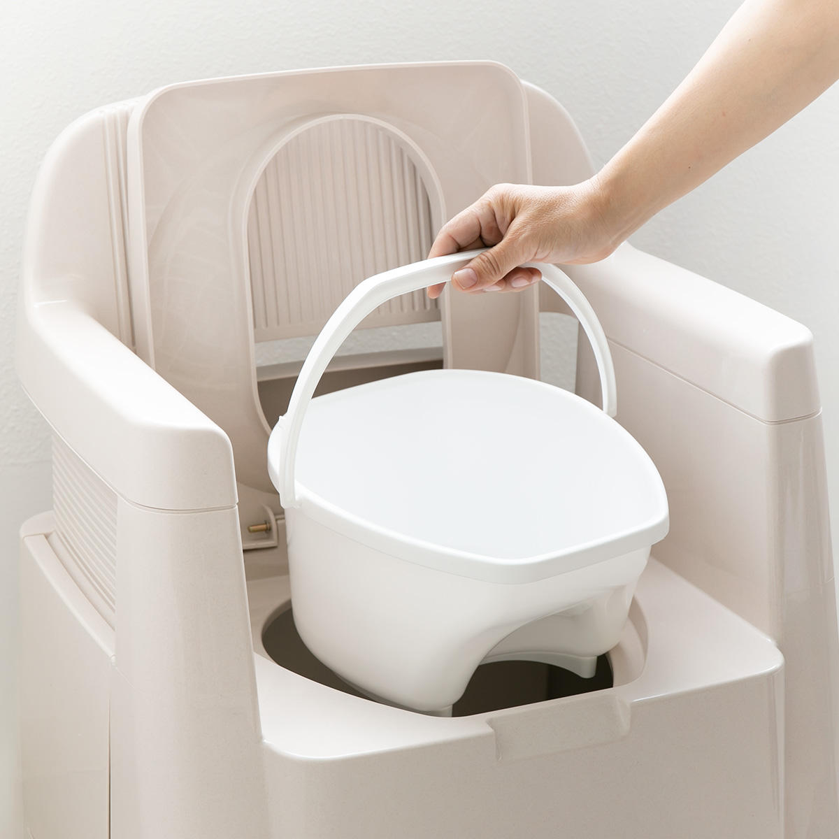 TONBO（新輝合成） ポータブルトイレ 背もたれ型 バケツ付き 介護