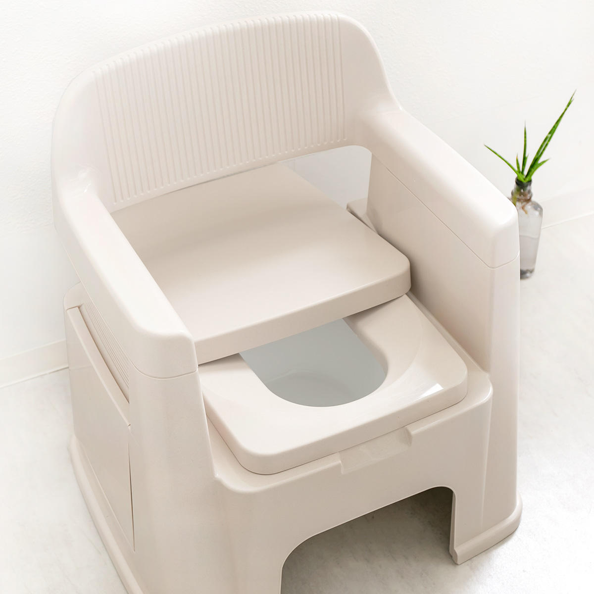 TONBO（新輝合成） ポータブルトイレ 背もたれ型 バケツ付き 介護