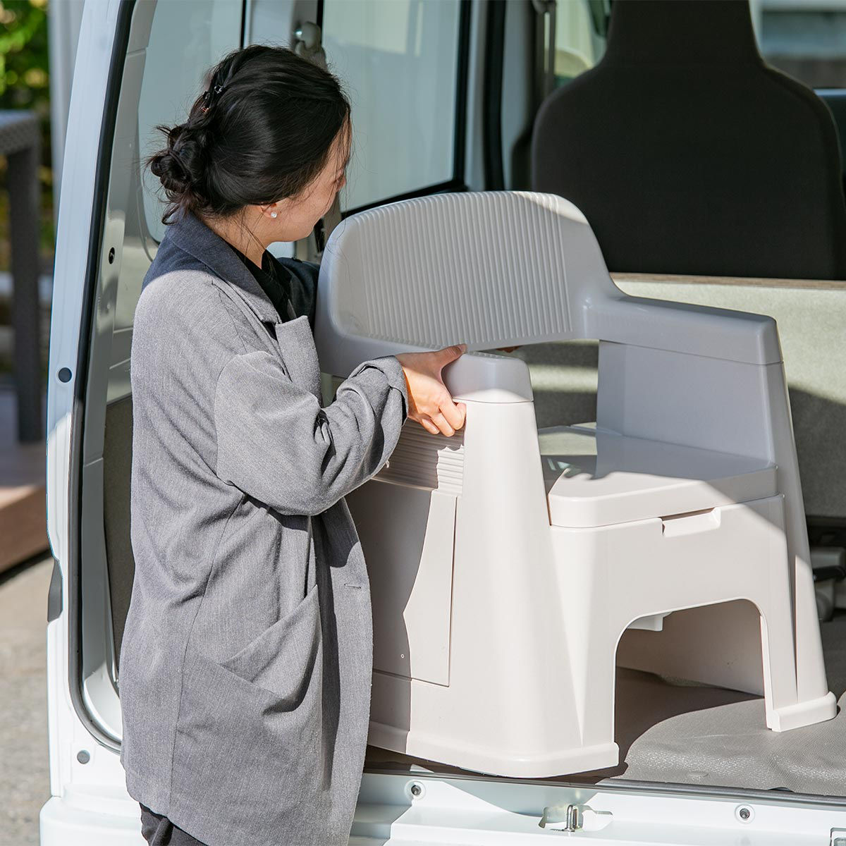 TONBO（新輝合成） ポータブルトイレ 背もたれ型 バケツ付き 介護