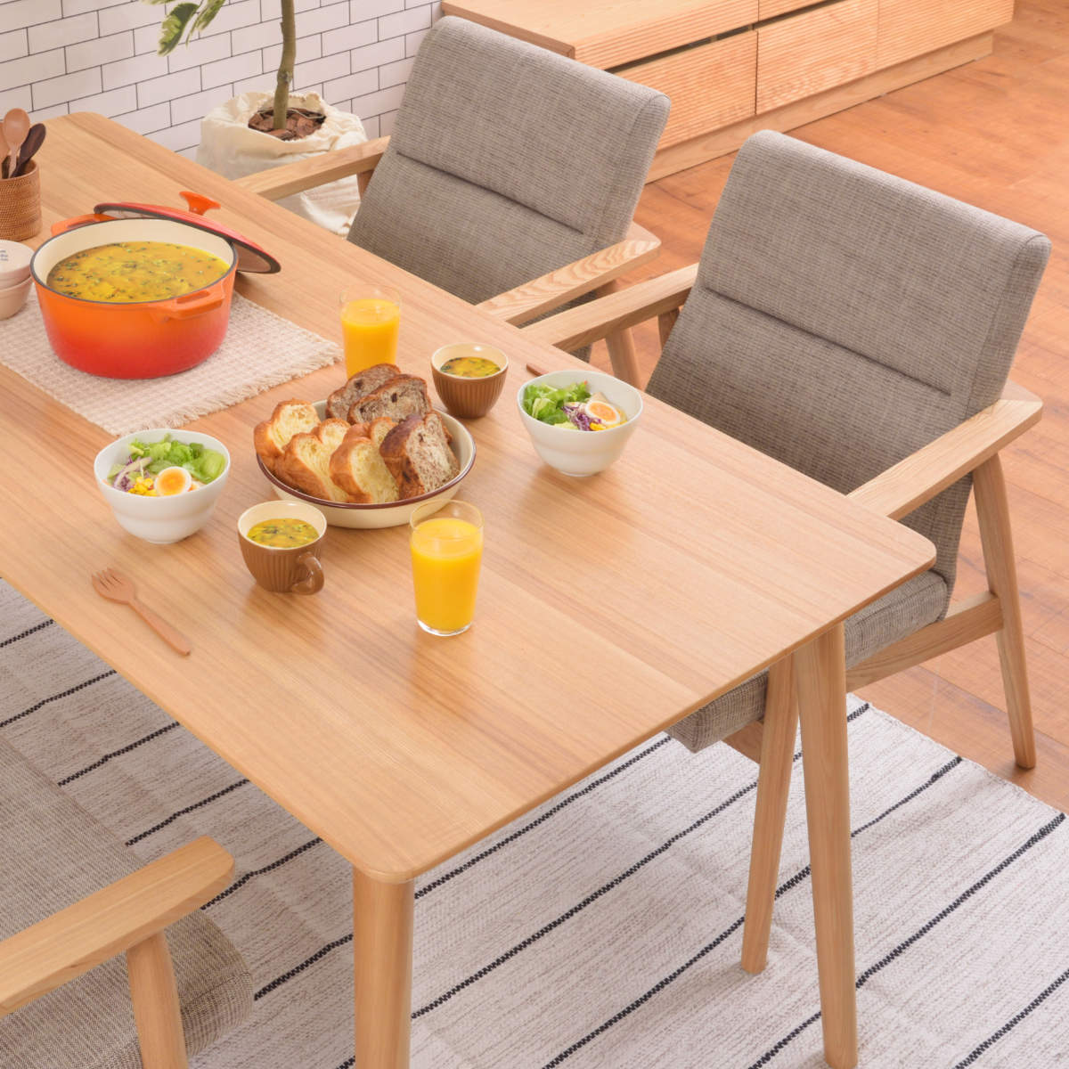 東谷 ダイニングチェア 肘付き 座面高41cm 木製フレーム リズシリーズ