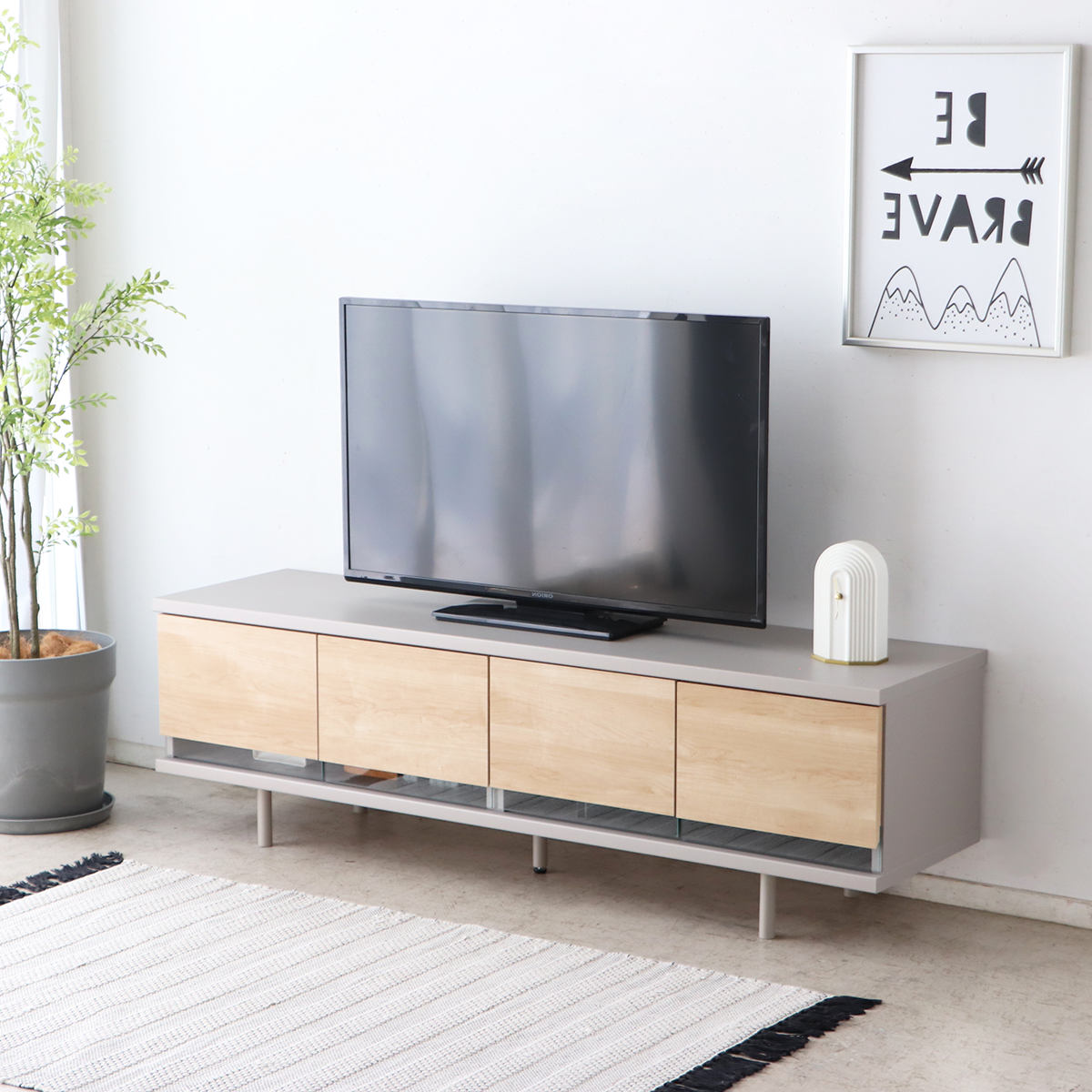 【美品】東馬家具　大川家具　テレビボード　ホワイト 東馬（Tohma） テレビ台 幅152cm カクト 完成品 日本製 脚付き フォー