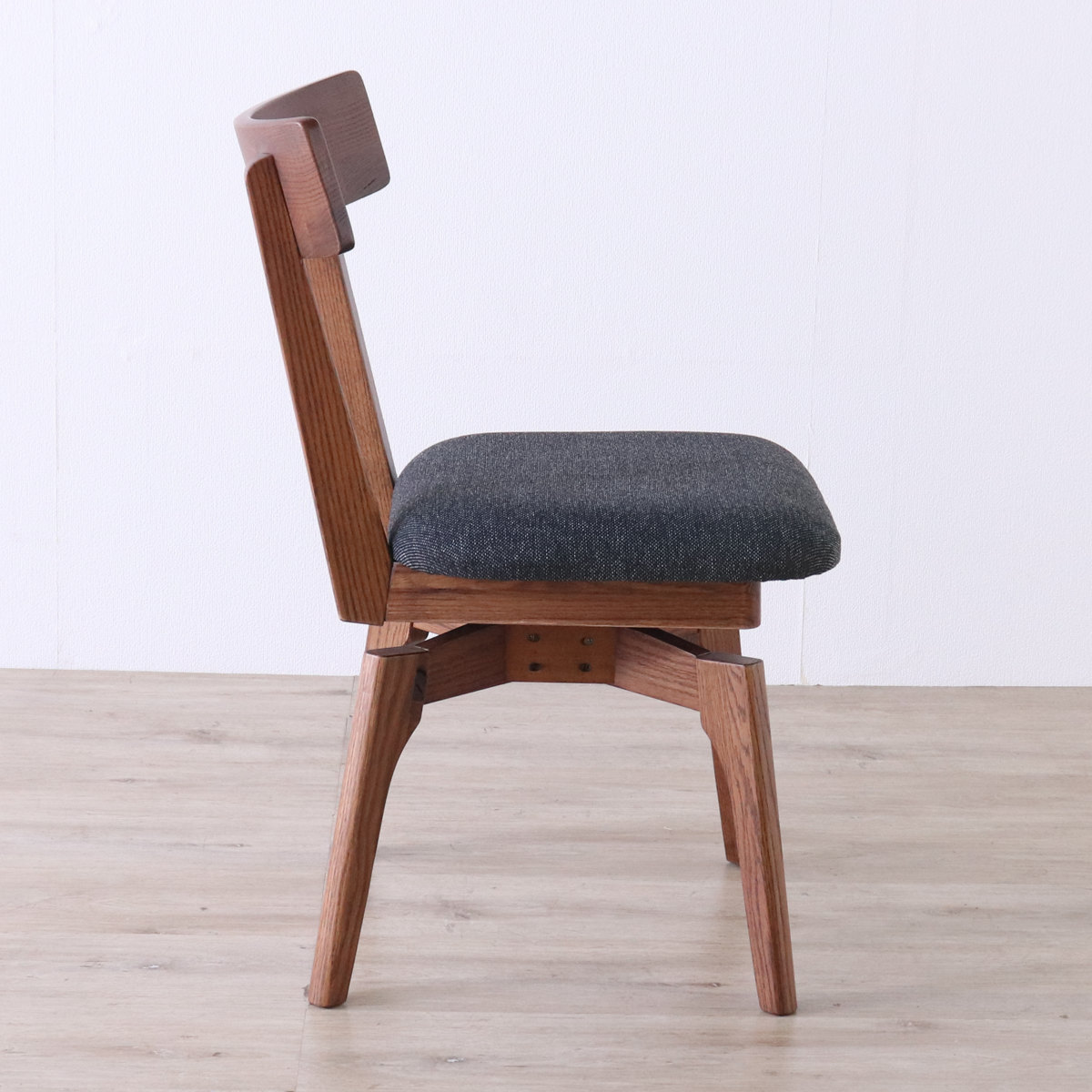 ダイニングチェア 座面高44cm 回転 ウーノ レッドオーク無垢材