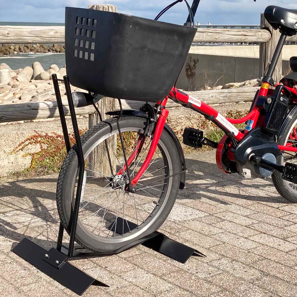 電動自転車スタンド 1台用 20〜26インチ タイヤ幅6cm 自転車ラック