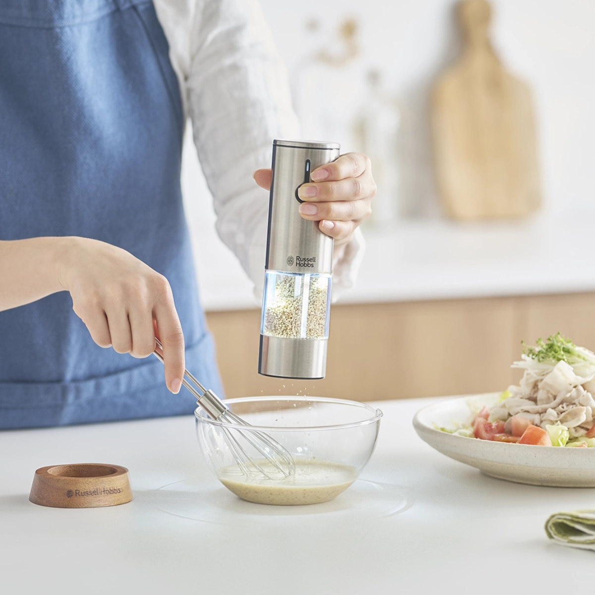 RUSSELL HOBBS（ラッセルホブス） 充電式 電動ミル 木製スタンド付き