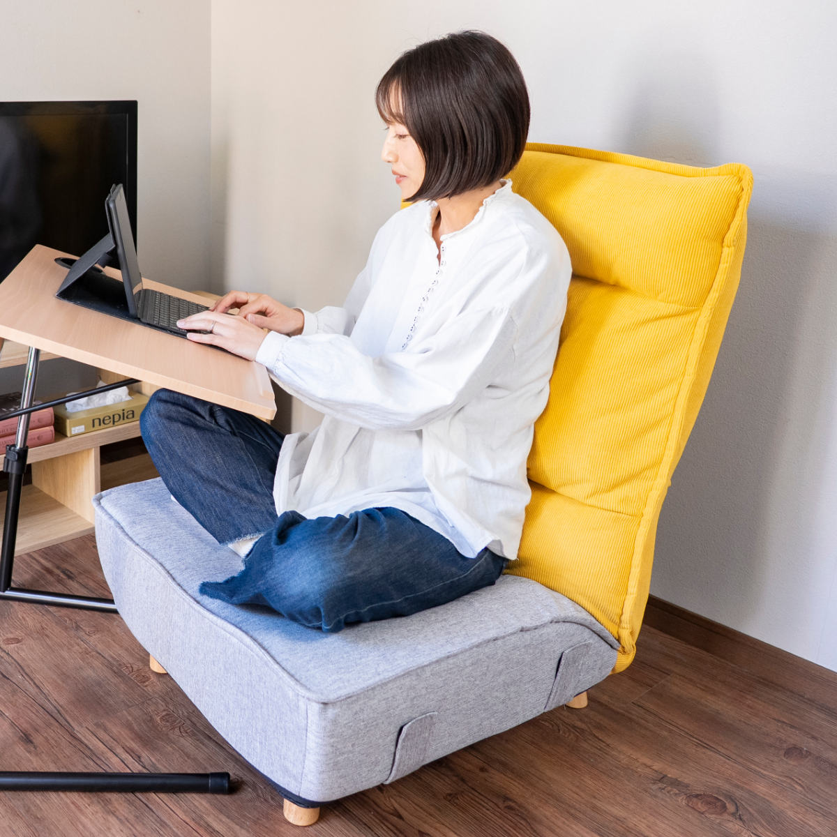 座椅子 幅68cm 木脚付き リクライニング 連結可能 あぐらチェア PICO