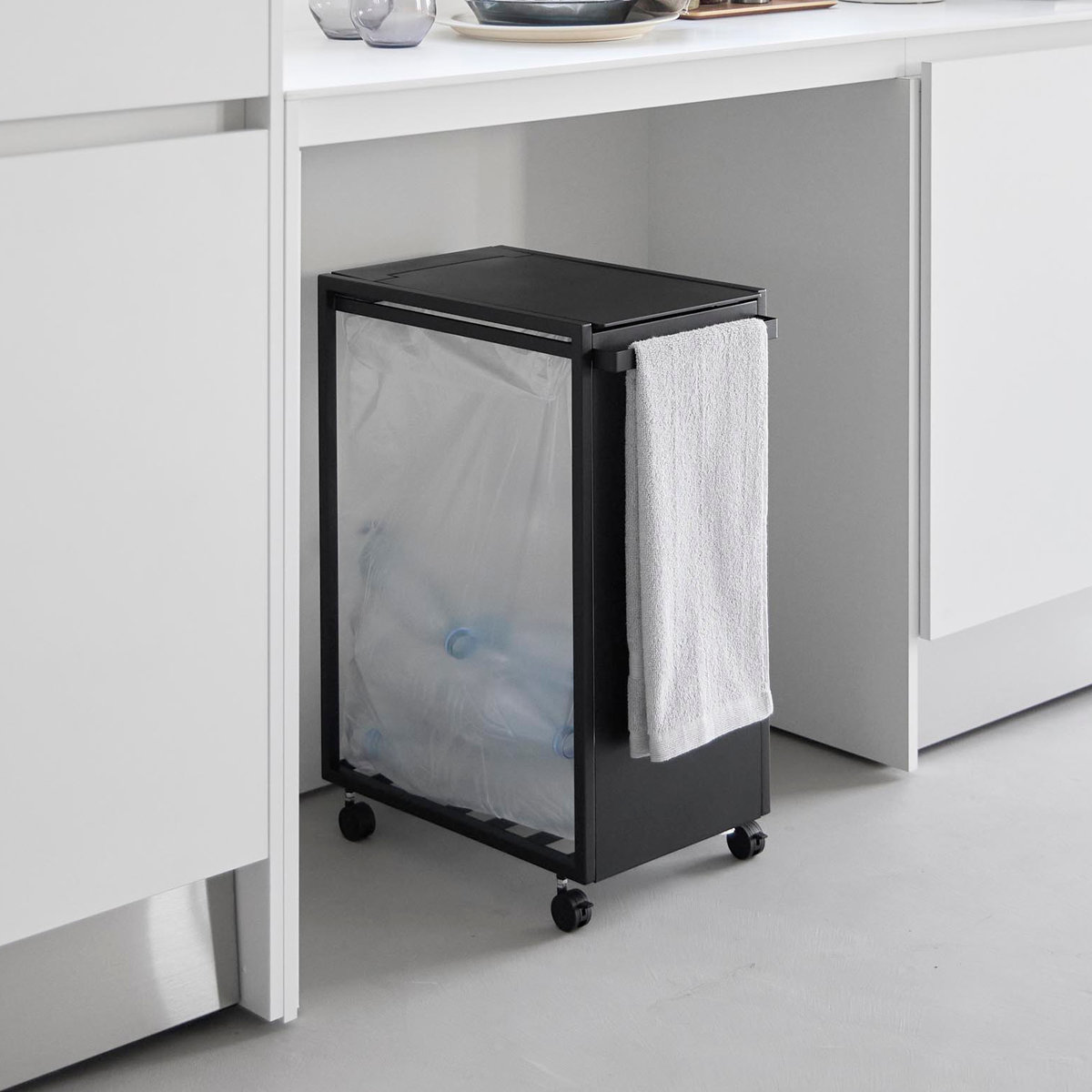 特典付き 山崎実業 tower スリム蓋付き目隠しダストワゴン タワー 45L （ 4903208106399 タワーシリーズ ダストボックス ごみ箱 ゴミ箱 蓋付き ）_17