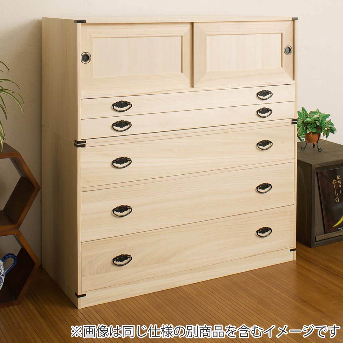 美品　桐タンス　着物用　3段　日本製 桐たんす 着物用 浅型 3段 桐タンス 台輪あり 日本製 幅99cm （ 桐箪笥