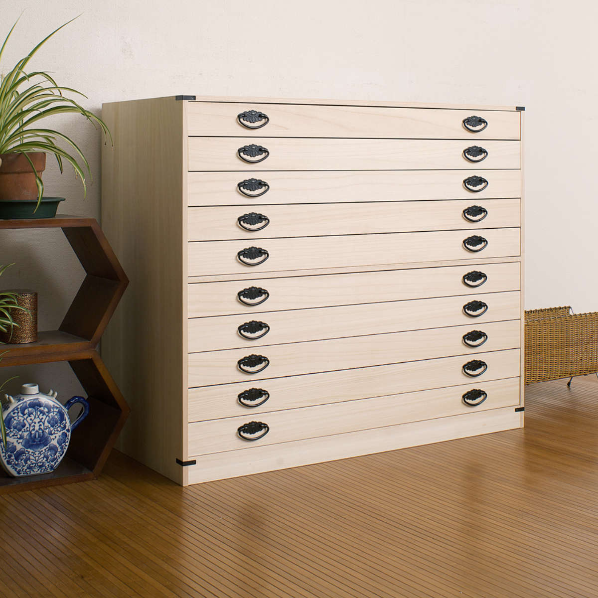 桐たんす 着物用 浅型 10段 桐タンス 台輪あり 日本製 約幅100cm （ 桐