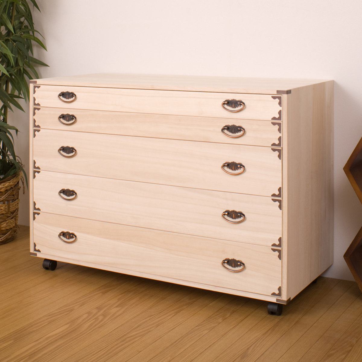 桐チェスト 幅99.5cm 5段 隅金具 キャスター付 （ 桐たんす 桐 タンス