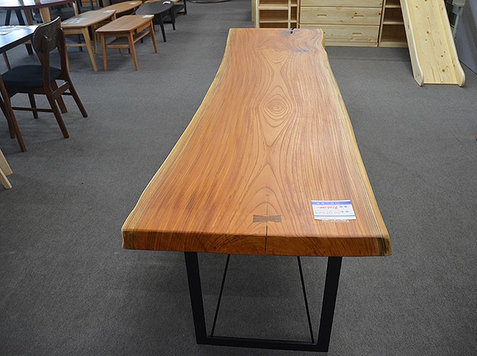 魅力的な 欅 無垢板テーブル 一枚板 これ以上の値下げ不可 - 座卓 