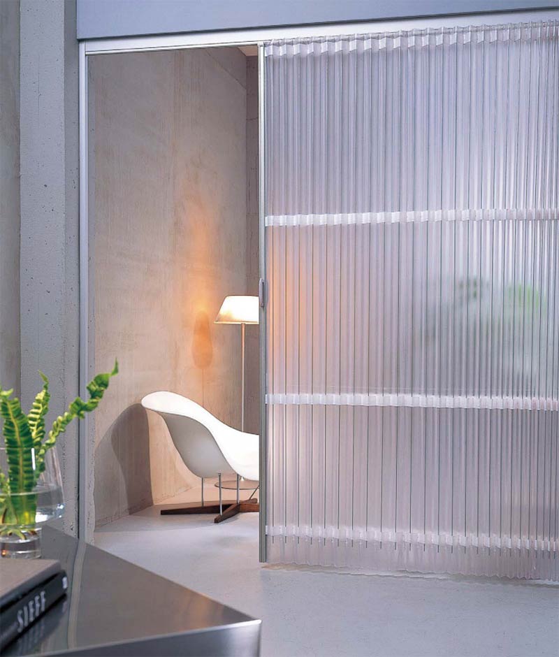 アコーディオンドア