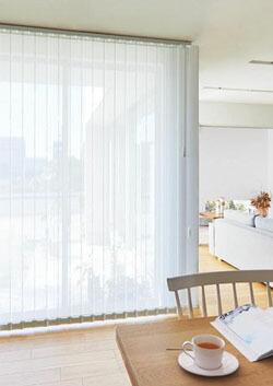 2025.5月購入「タチカワ」　バーチカルブラインド 遮熱　腰高窓 2025.5月購入「タチカワ」 バーチカルブラインド 遮熱 腰高窓