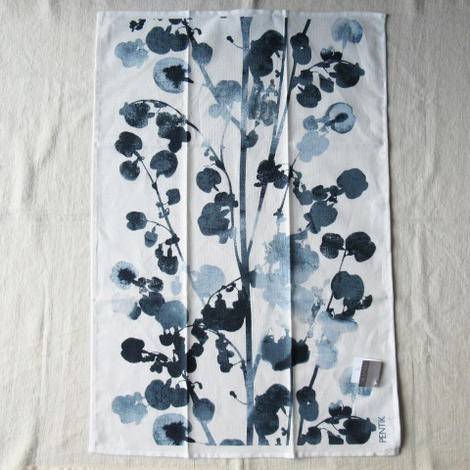 PENTIK / KITCHEN TOWEL / USVA BLUEペンティック / キッチンタオル / ウスバ ブルー  ４７×７０ｃｍFINLAND/フィンランド/Liina Harju/リーナ・ハルユ/キッチ :pentik-ktowel-usva:AKI  interior space - 通販 - Yahoo!ショッピング