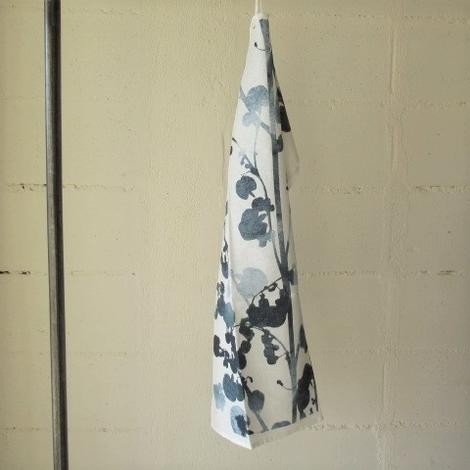 PENTIK / KITCHEN TOWEL / USVA BLUEペンティック / キッチンタオル / ウスバ ブルー  ４７×７０ｃｍFINLAND/フィンランド/Liina Harju/リーナ・ハルユ/キッチ :pentik-ktowel-usva:AKI  interior space - 通販 - Yahoo!ショッピング