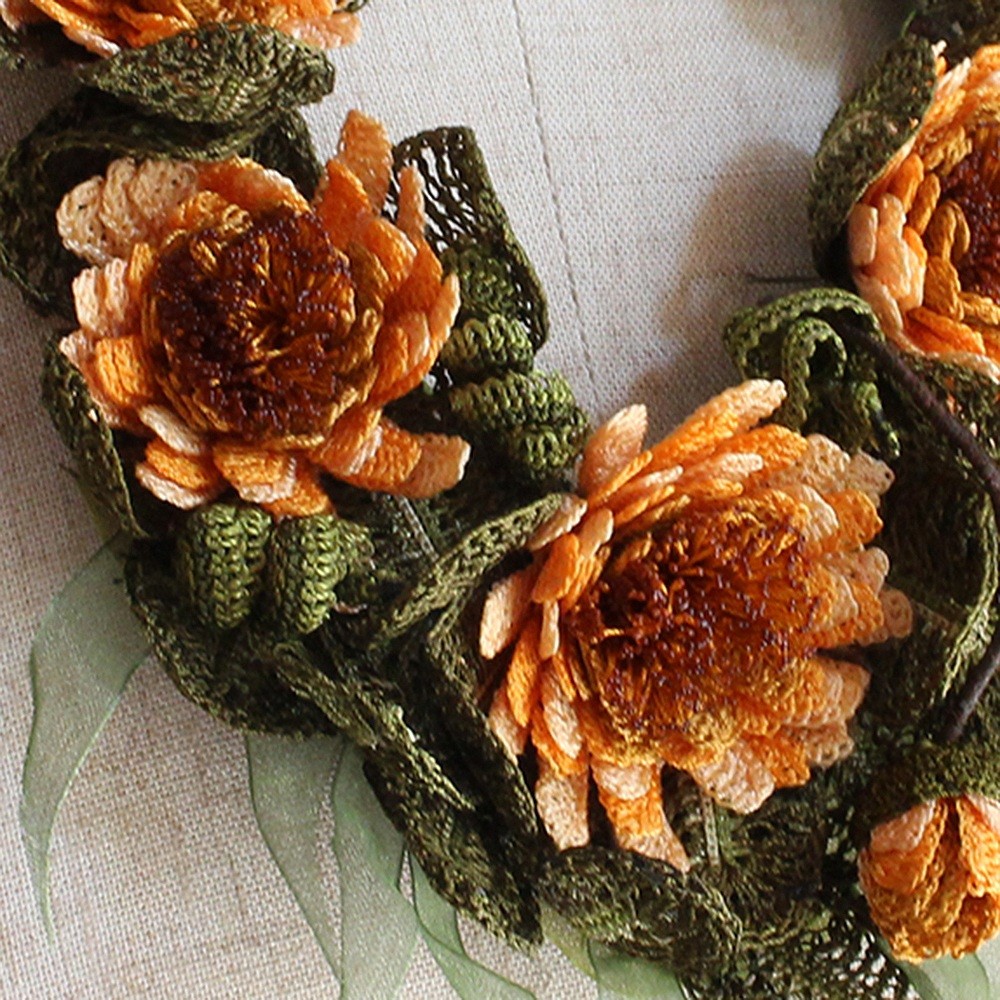 ハンドメイドレースフラワー ボタニカルネックレス大輪のガーベラ オヤ