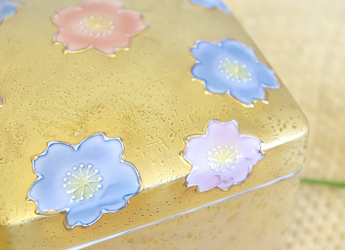 Amazon.co.jp: 金桜紋 陶箱 重箱 おしゃれケース : Home & Kitchen