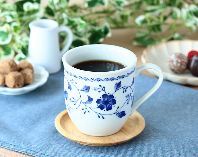 マグカップ おしゃれ 陶器 マグ ペア ロイヤルフラワー 華やか 軽い 花