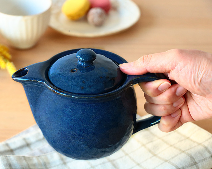 急須 日本製 陶器 おしゃれ 和食器 美濃焼 紺窯変 ポット 日本製 緑茶 ほうじ茶 冷茶 茶こし付き 520ml 湯呑3〜4杯分 シンプル 食器  贈り物 ギフト 陶磁器 : 6122060 : IRODORI Yahoo!店 - 通販 - Yahoo!ショッピング