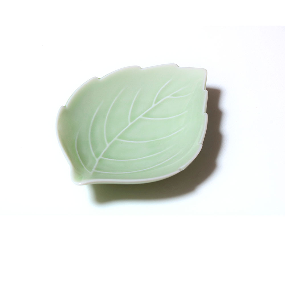 美濃焼 木の葉 小皿 12×9cm 日本製 磁器 和皿 豆皿 醤油皿 薬味皿