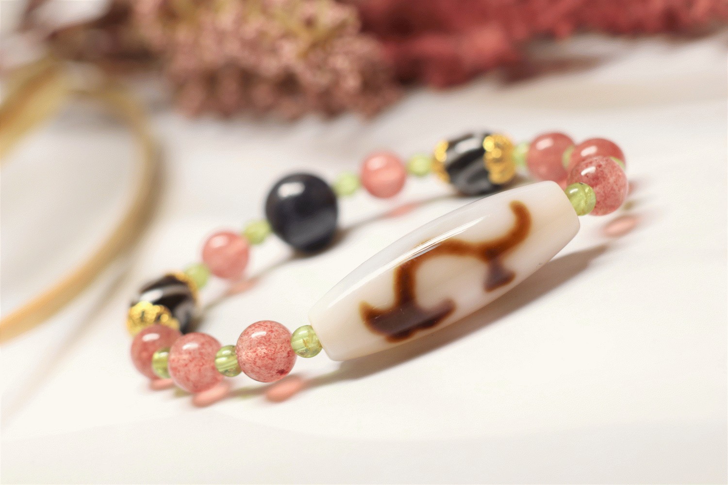至純白地如意樹（緑度母）天珠 水蓮花天珠ブレスレット ストロベリー 