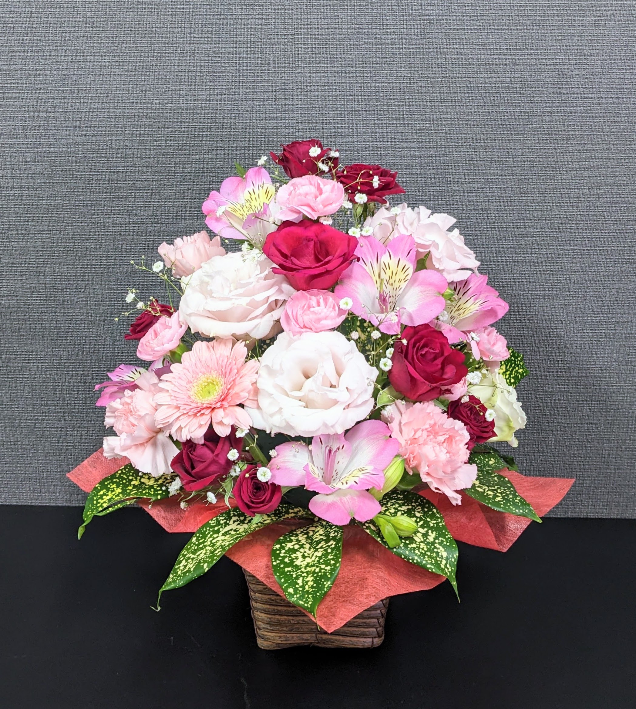 季節のお花の お祝い 生花 アレンジメント　Sサイズ　｜ishikawa-flower｜02