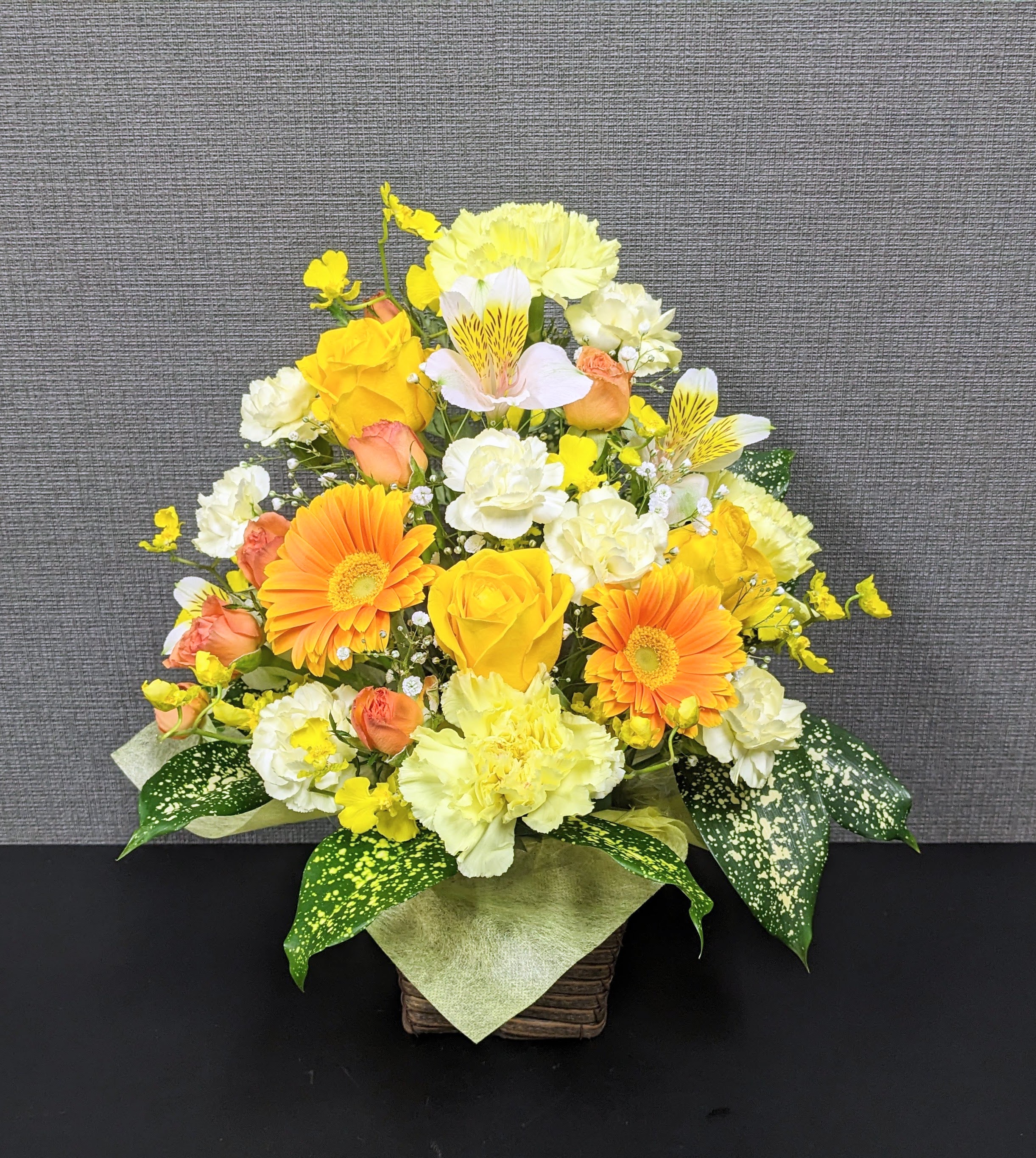 季節のお花の お祝い 生花 アレンジメント　Sサイズ　｜ishikawa-flower｜03