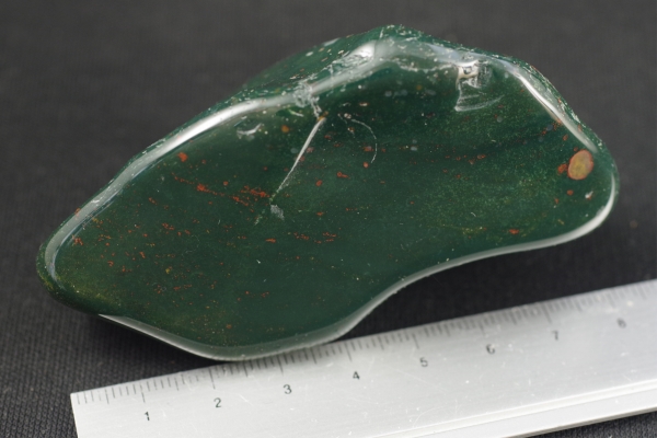 ブラッドストーン 原石磨き