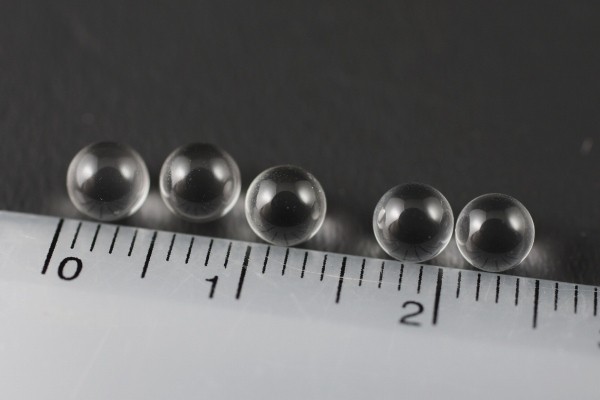 水晶丸玉　４mm