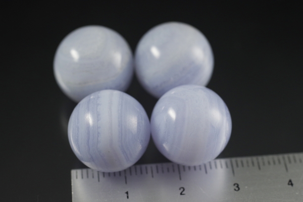 ブルーレースアゲート丸玉　１５ｍｍ