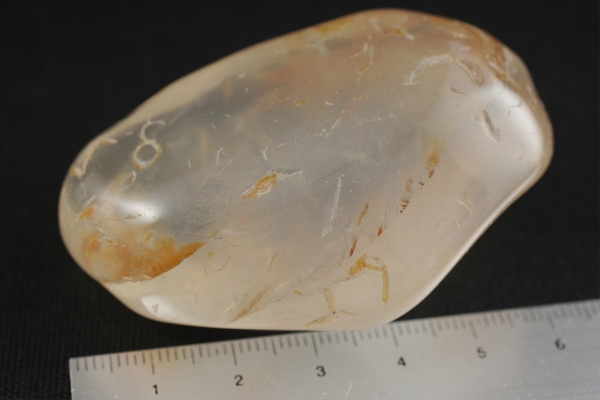 ミルキークォーツ原石 丸磨き