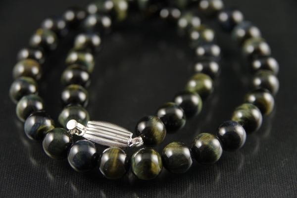 ホークアイ１０ｍｍ玉ネックレス