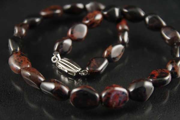 十勝石ナツメ玉ネックレス