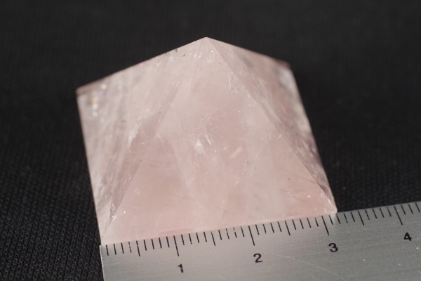 ピラミッド型 天然紅水晶