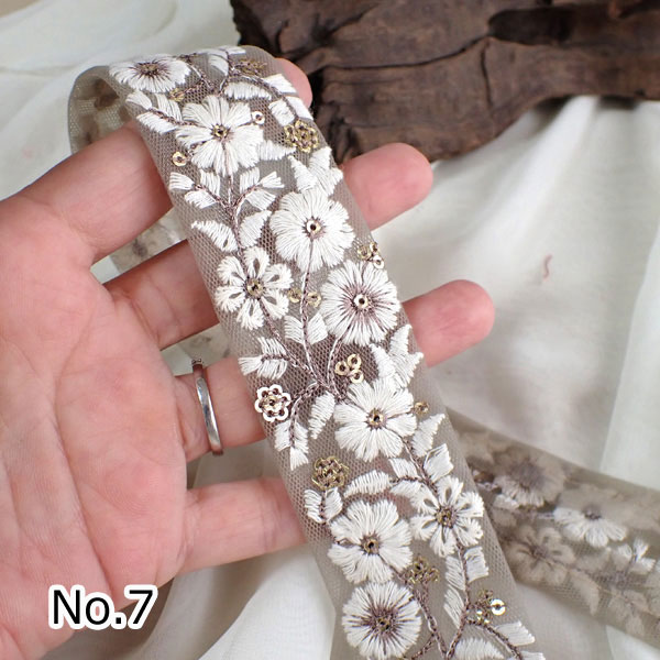 【自宅で試着のみ】Vinシフォンリボン刺繍プルオーバー　定価18,700円 自宅で試着のみ】Vinシフォンリボン刺繍プルオーバー 定価18