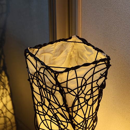 アジアン照明。合わせやすいラタンのフロアスタンドライト